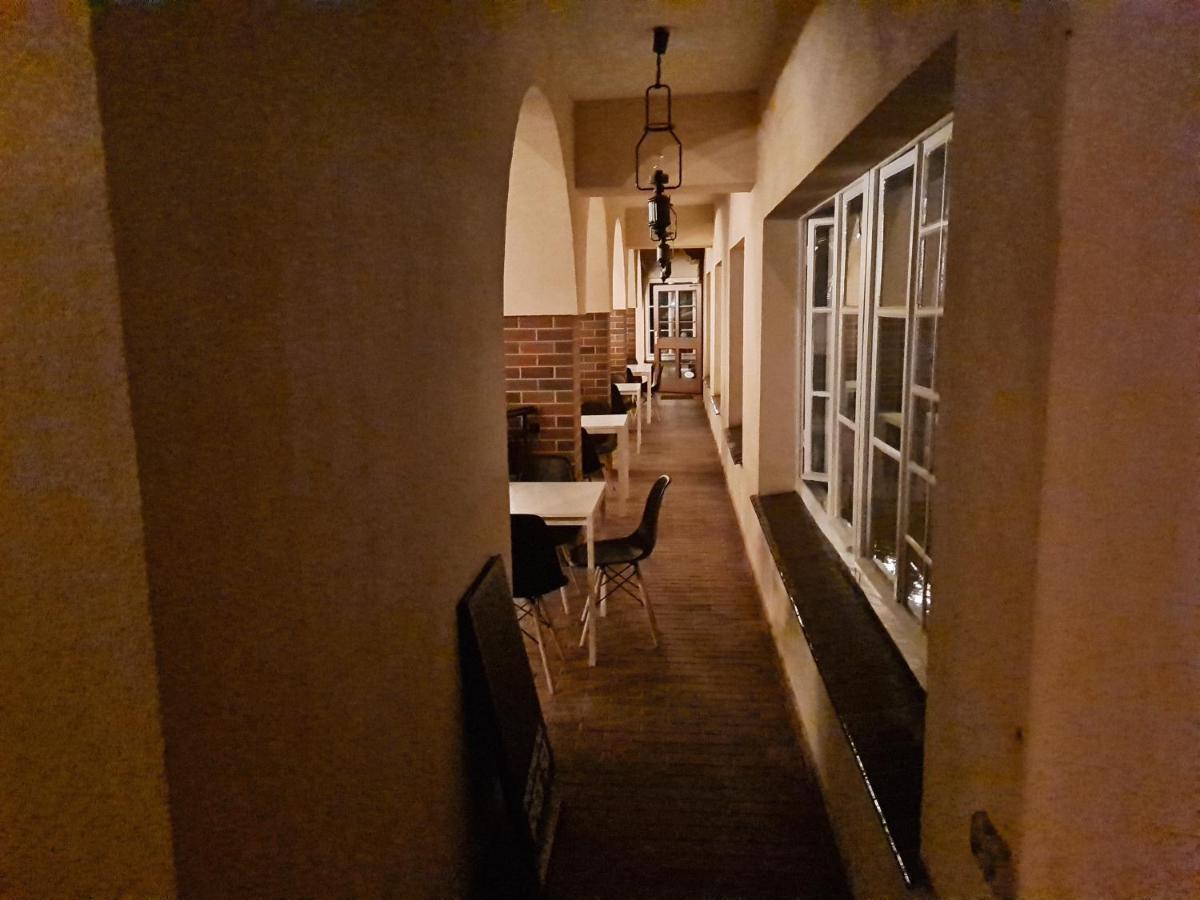 Hotel Zajazd Kultury, Dawniej Pocztowy Zielona Gora  Bagian luar foto