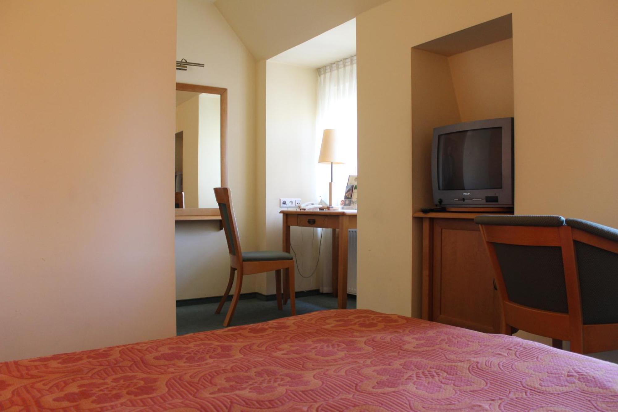 Hotel Zajazd Kultury, Dawniej Pocztowy Zielona Gora  Bagian luar foto